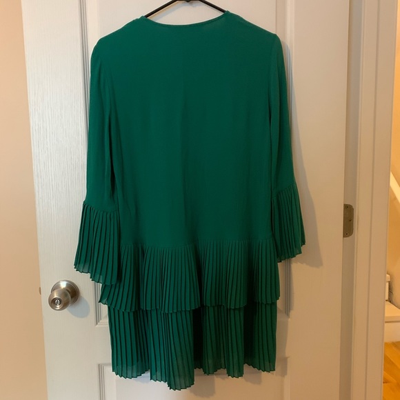 Zara BLOGGER FAV Green Pleated Tiered Dress - Picture 8 of 8